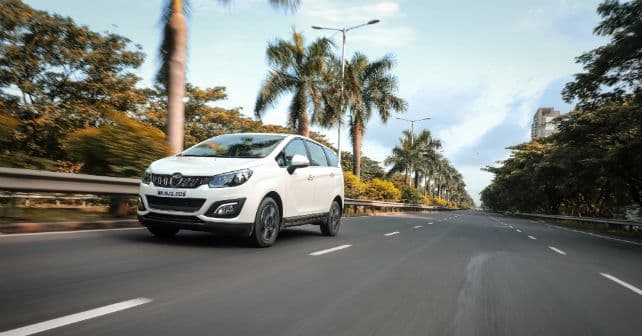 Mahindra Marazzo Front Tracking M