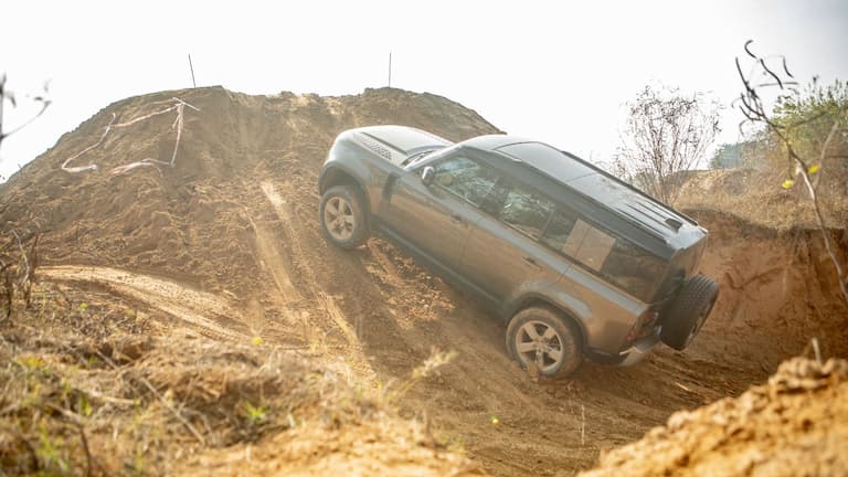 Land Rover Defender Off Road