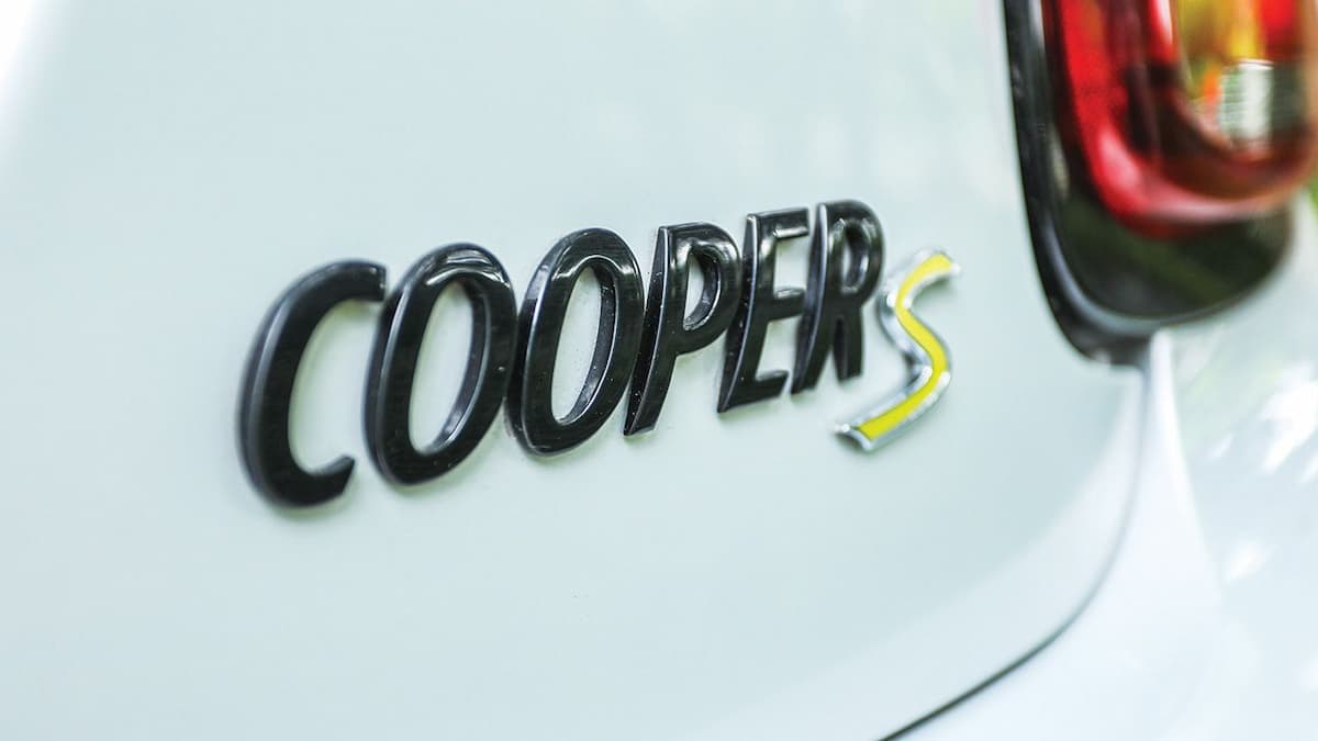 Cooper SE