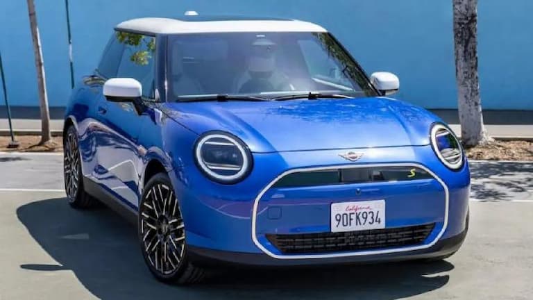 Mini Cooper SE EV Front