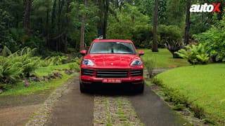 2023 Porsche Cayenne front end