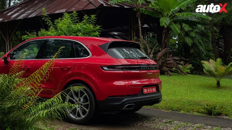 2023 Porsche Cayenne rear side angle