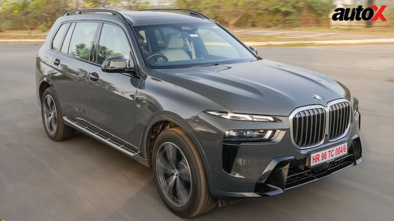 BMW X7 Right Front Three Quarter